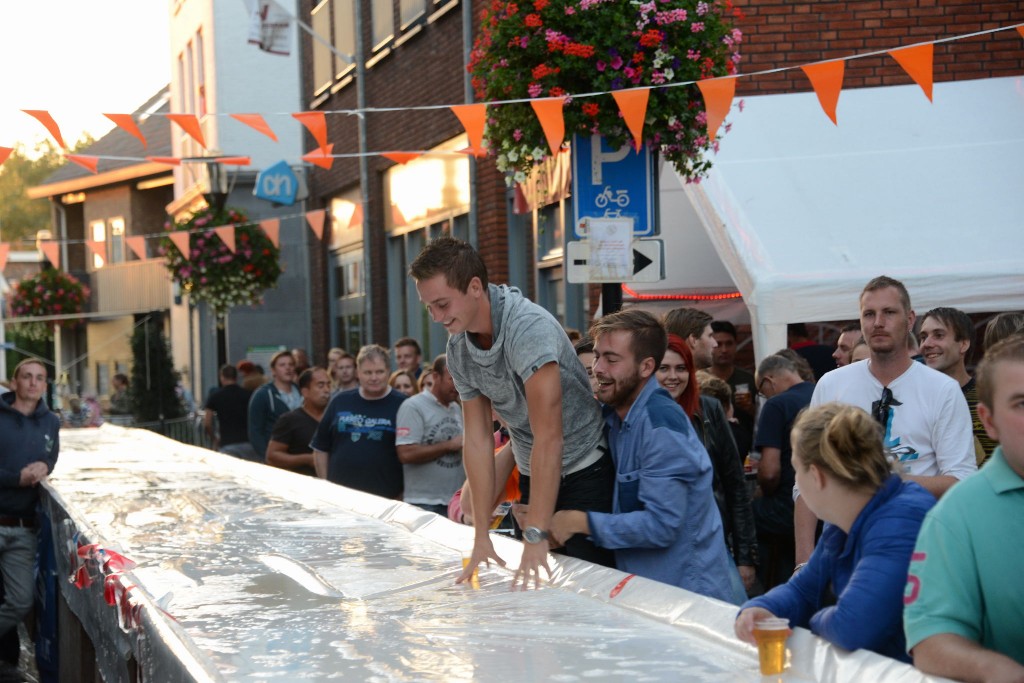 ../Images/Donderdag kermis 555.jpg